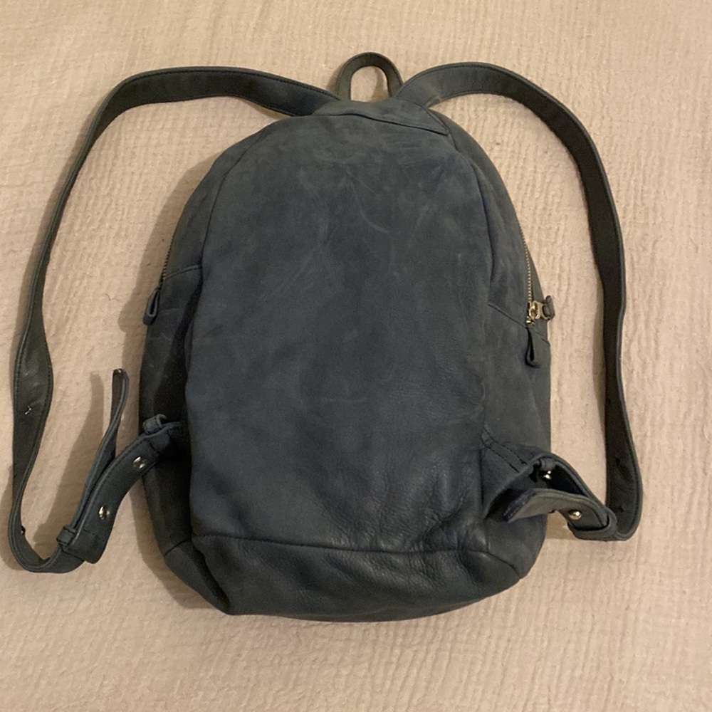 BAGGU NATURAL MILLED LEATHER Stylish Backpack - Picture 5 of 11